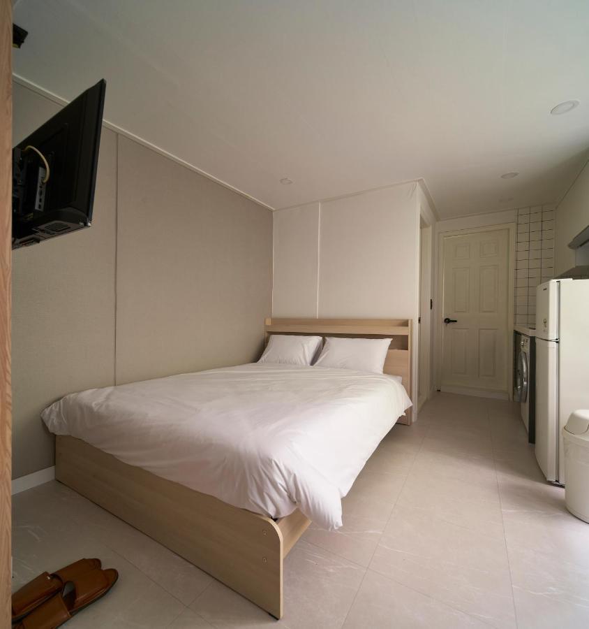 Jinsim House In Hongdea Apartment Seoul Exterior photo