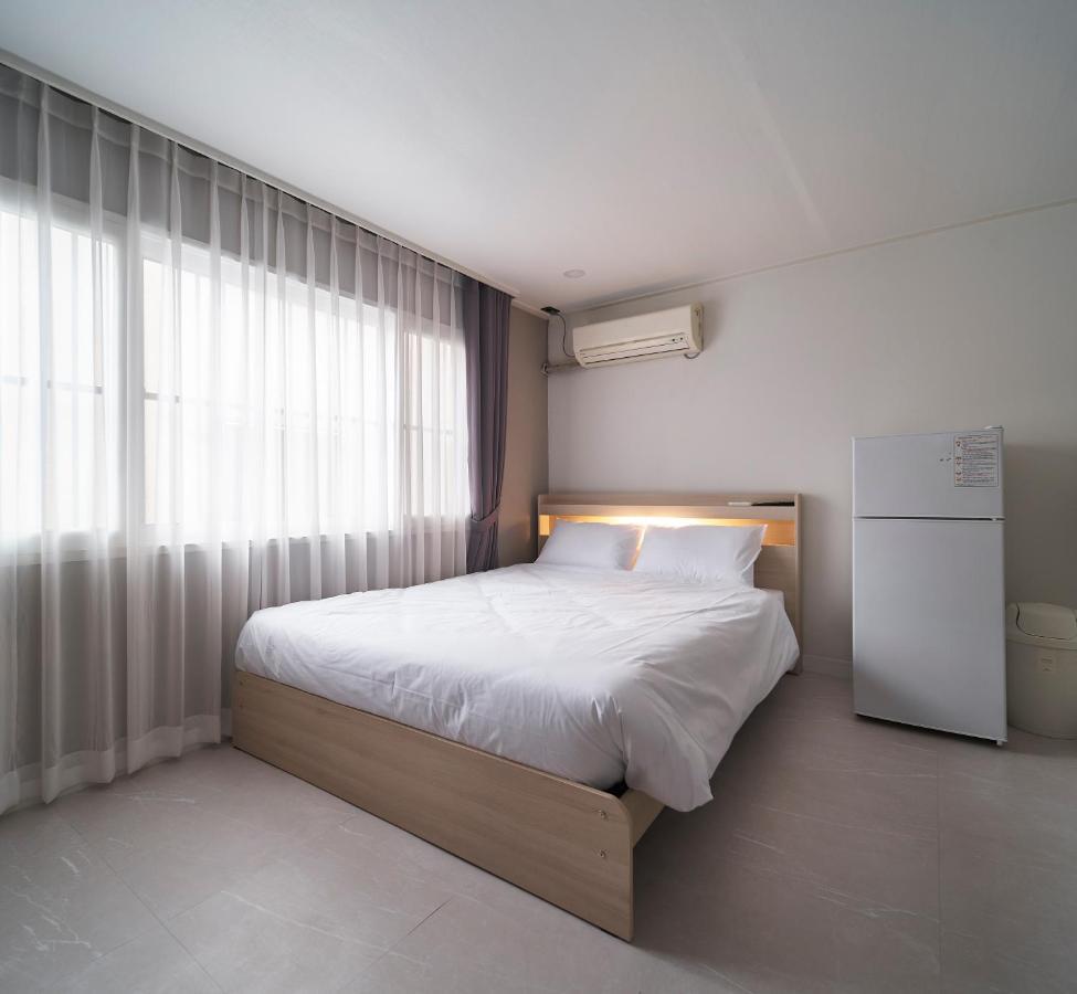 Jinsim House In Hongdea Apartment Seoul Exterior photo